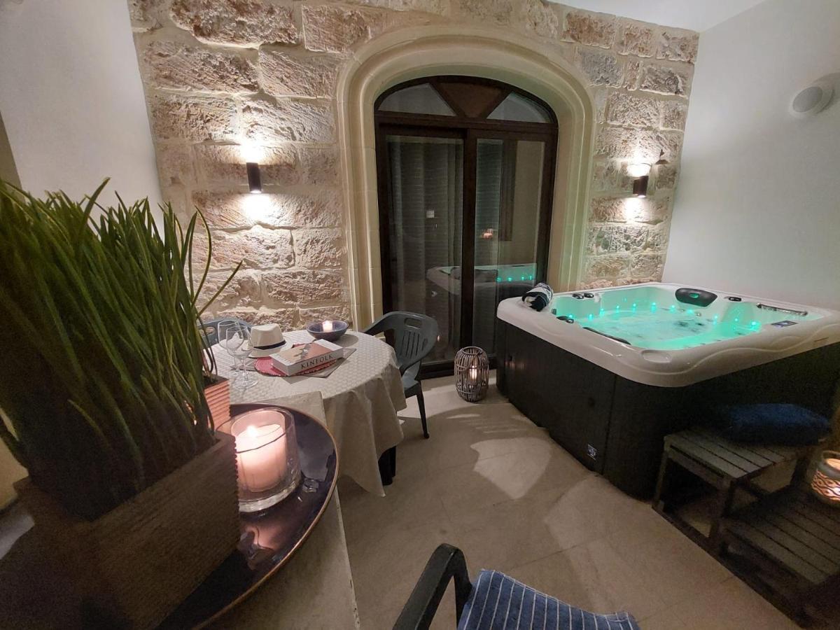 Apartament Ta'Lonza Luxury Near Goldenbay With Hot Tub App1 Mellieħa Zewnętrze zdjęcie